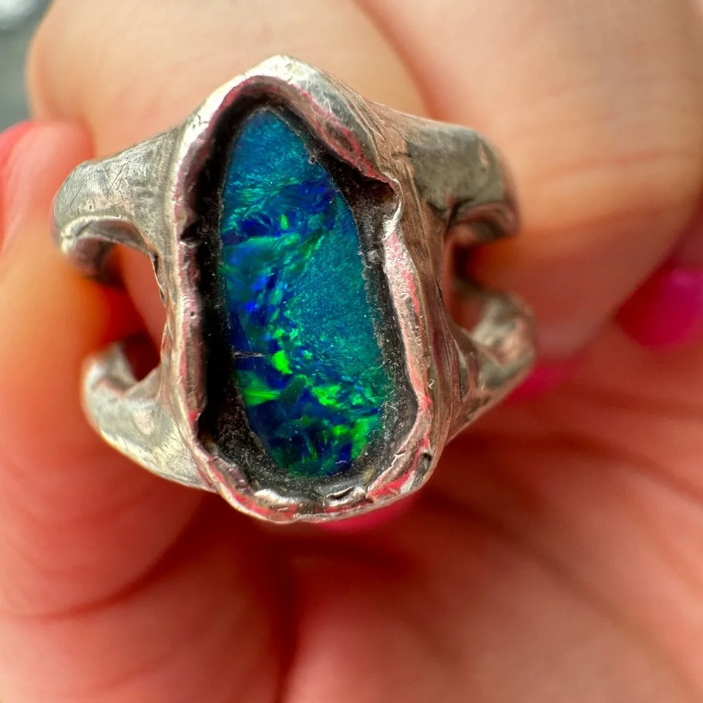 Sterling Silver and Opal Ring - Picture 10 of 11